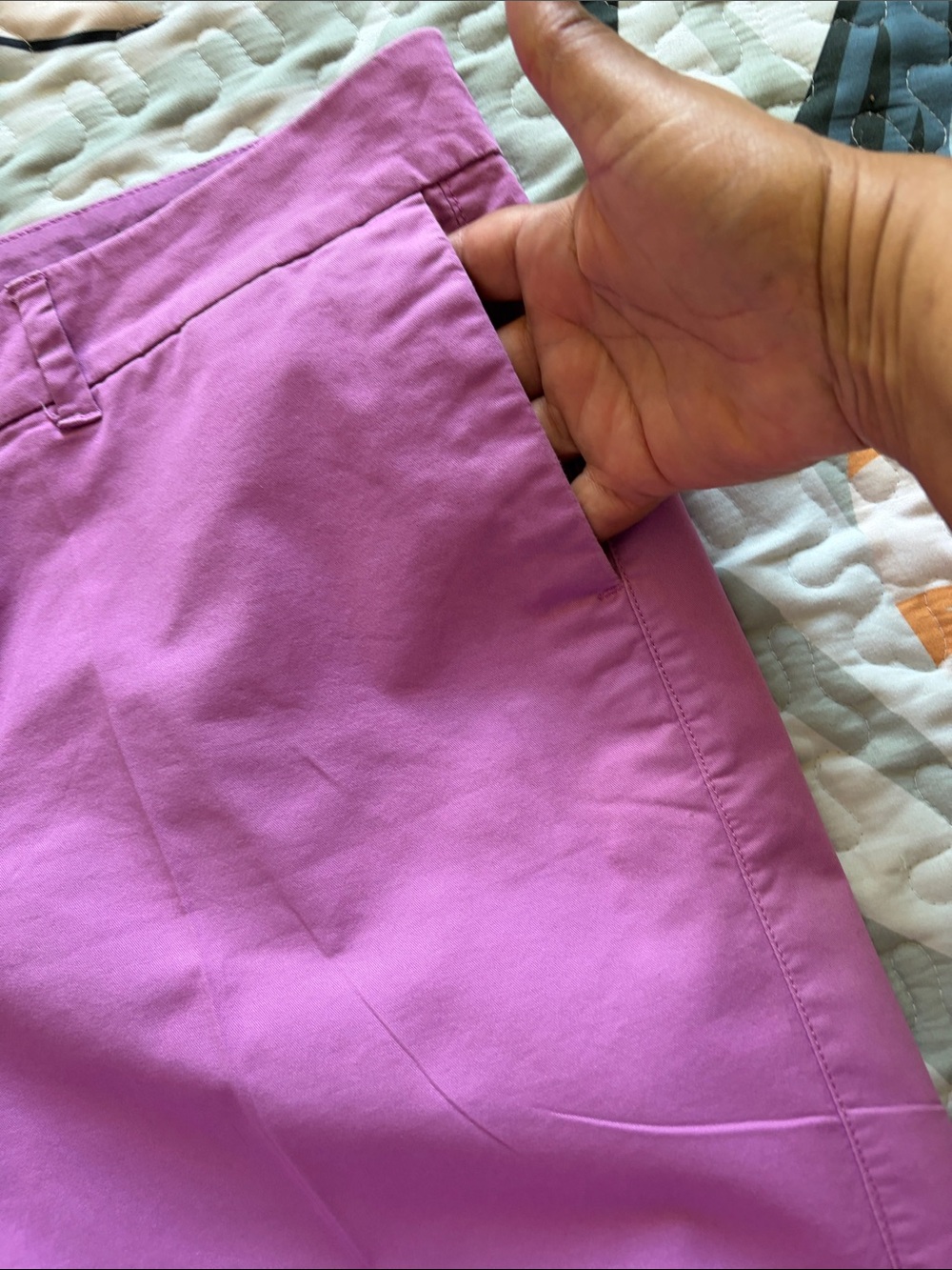 Old Navy Lavender Women's Bermuda Shorts - Picture 7 of 8